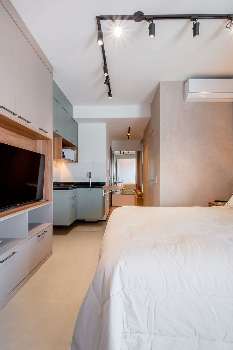 Large studio in partridges, free parking.