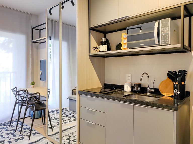 Studio next to the metro and next to Allianz Park