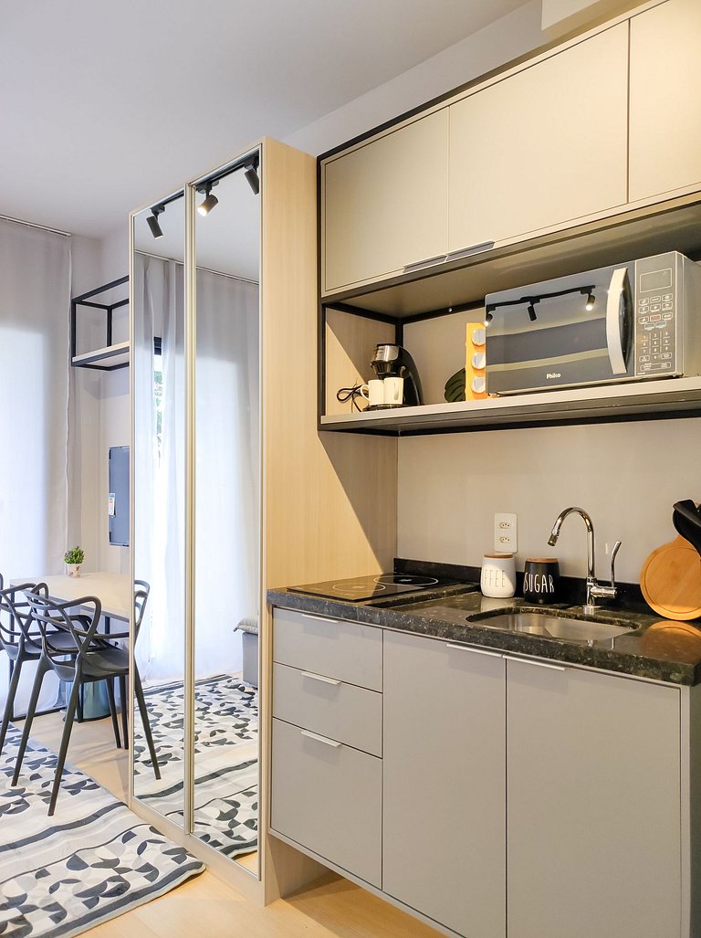 Studio next to the metro and next to Allianz Park