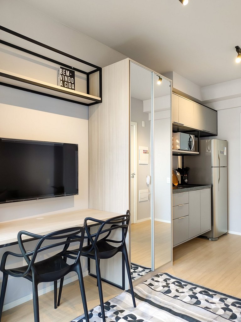 Studio next to the metro and next to Allianz Park