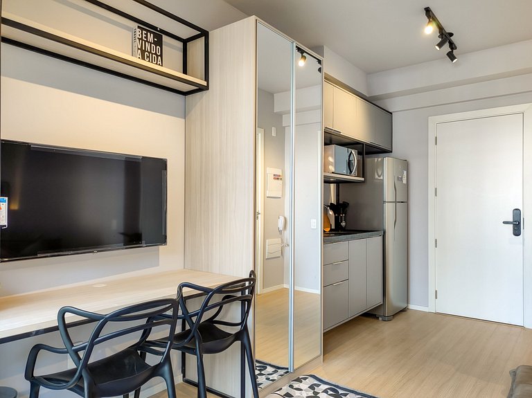 Studio next to the metro and next to Allianz Park
