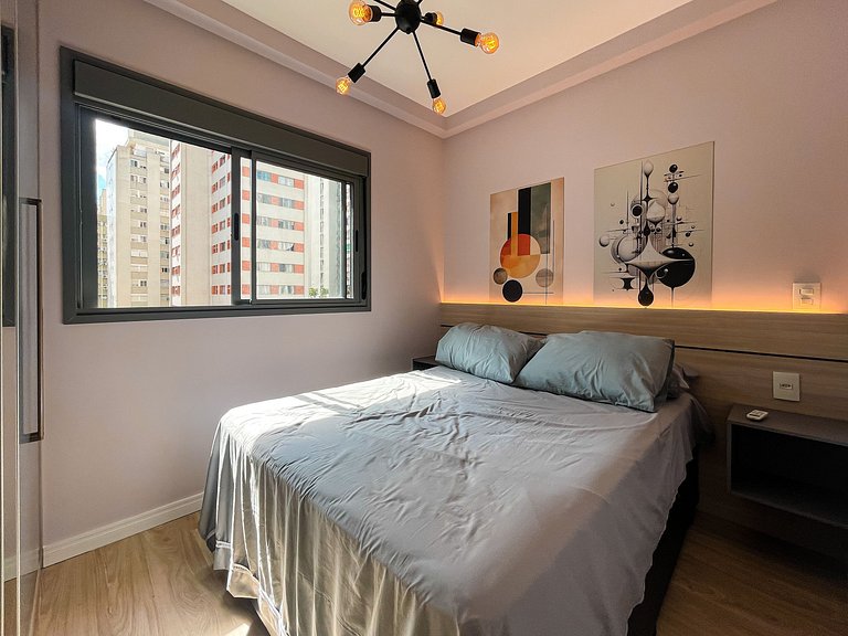 Bedroom and parking space in Jardins