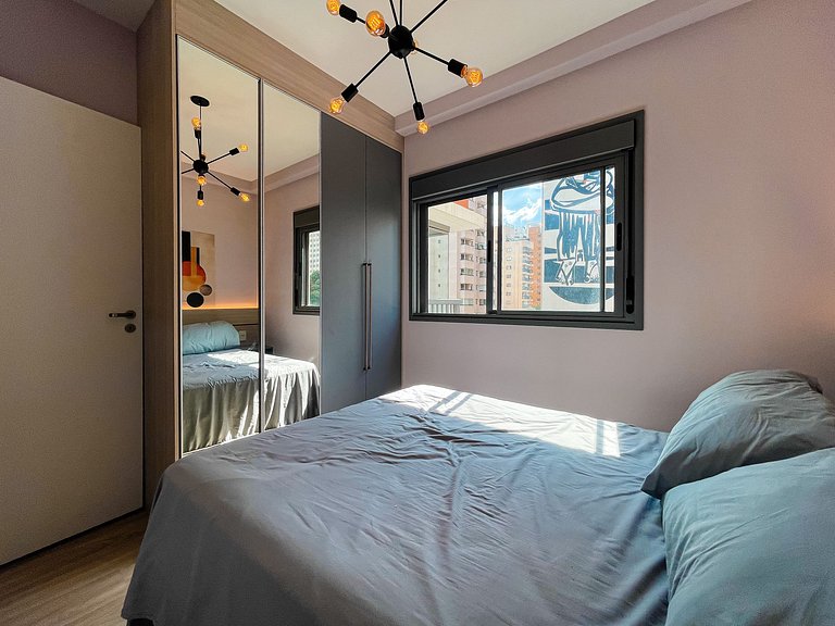 Bedroom and parking space in Jardins