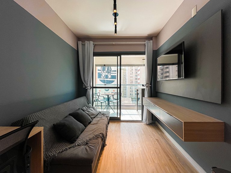 Dormitorio y plaza de aparcamiento en Jardins.