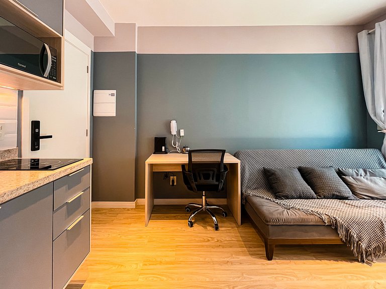 Bedroom and parking space in Jardins