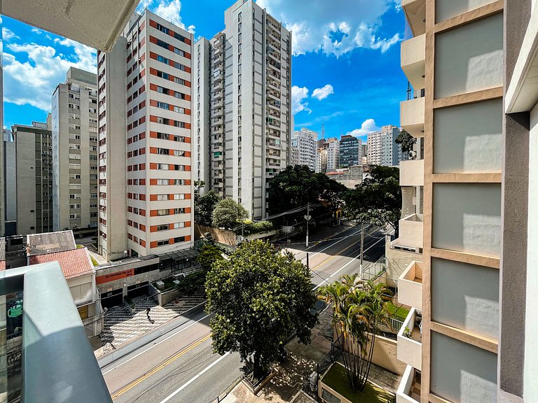 Dormitório e vaga de garagem nos Jardins