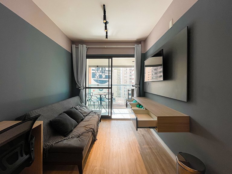 Bedroom and parking space in Jardins