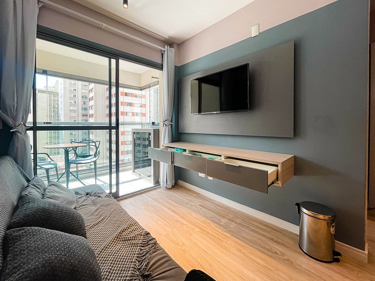 Dormitorio y plaza de aparcamiento en Jardins.