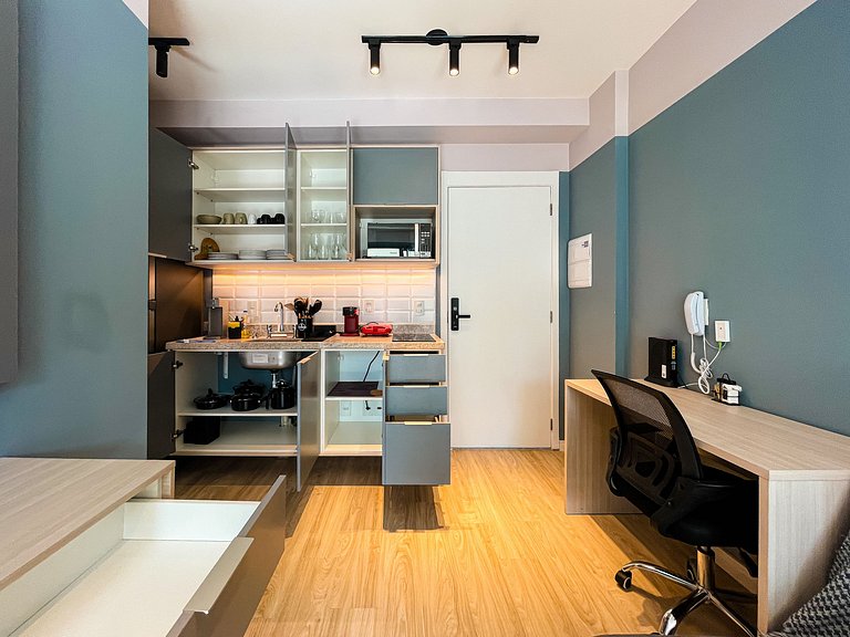Bedroom and parking space in Jardins