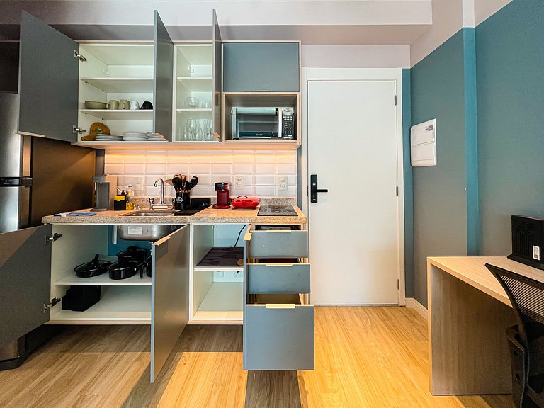 Bedroom and parking space in Jardins