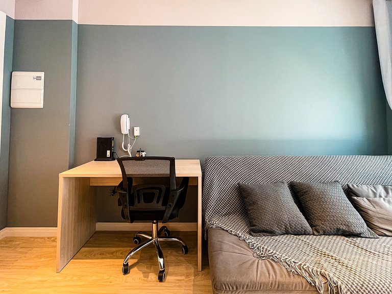 Bedroom and parking space in Jardins