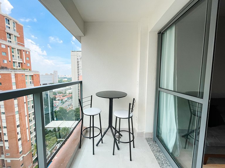 Com piscina e garagem nos Jardim Paulistas