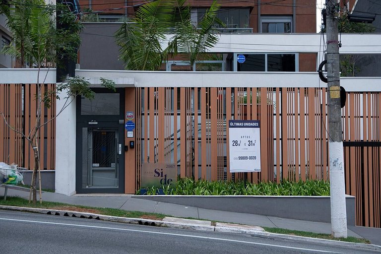With garage and rooftop, next to Av Paulista!