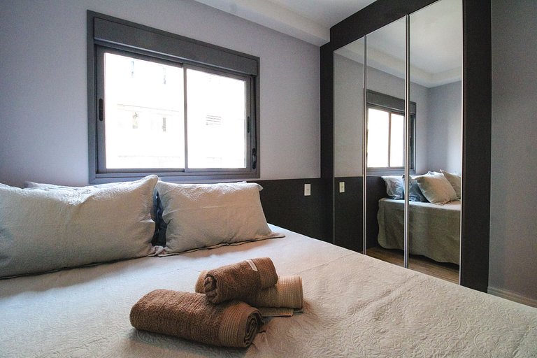 Studio with pool and garage, next to Paulista