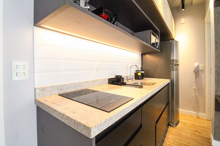 Studio with pool and garage, next to Paulista