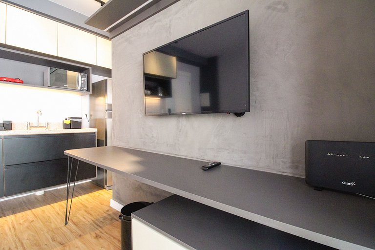 Studio with pool and garage, next to Paulista