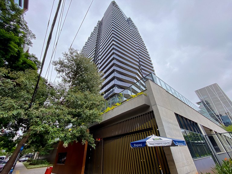 Studio em condomínio de luxo com estacionamento