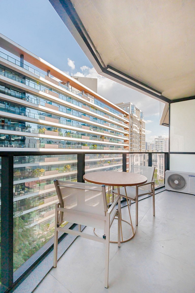 Studio em condomínio de luxo com estacionamento
