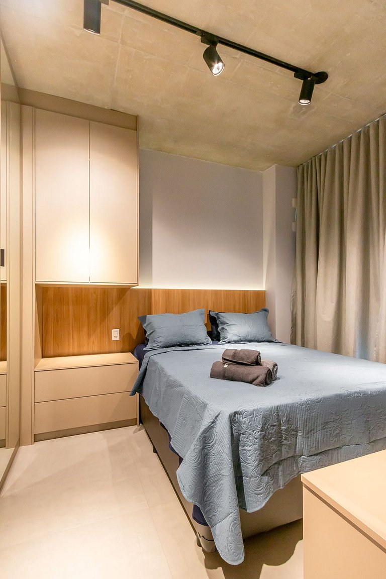Studio em condomínio de luxo com estacionamento