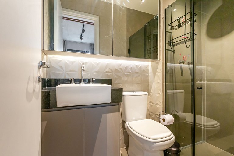 Studio em condomínio de luxo com estacionamento