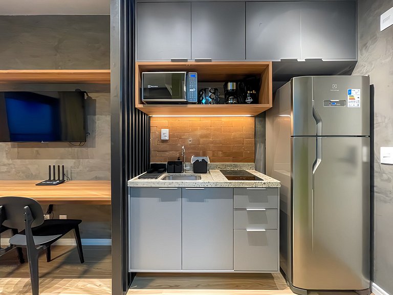 Apartamento NOVO com piscina, metro Higienópolis