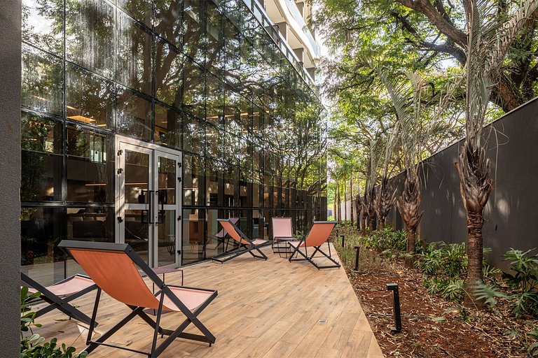Elegante, piscina e estacionamento pago, prox. Paulista