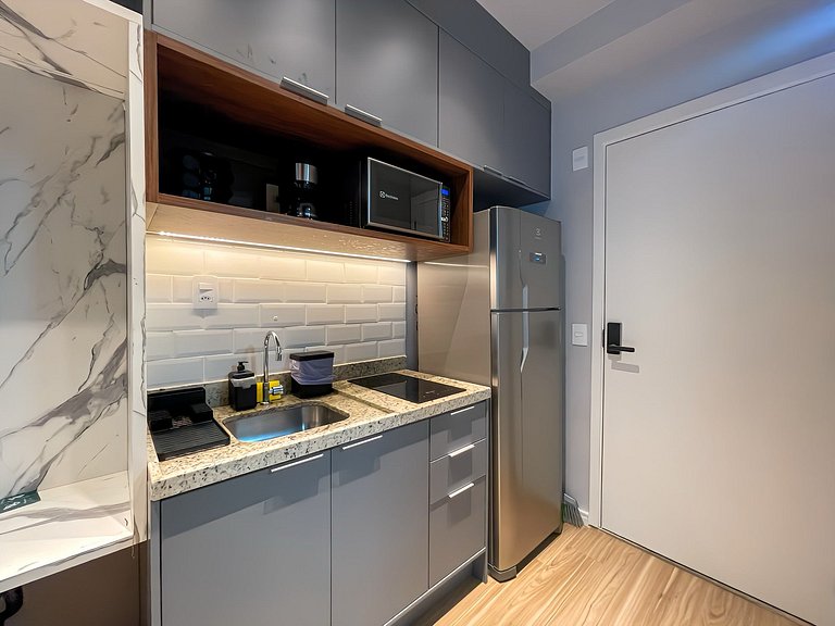 Apartamento NOVO com piscina, metro Higienópolis