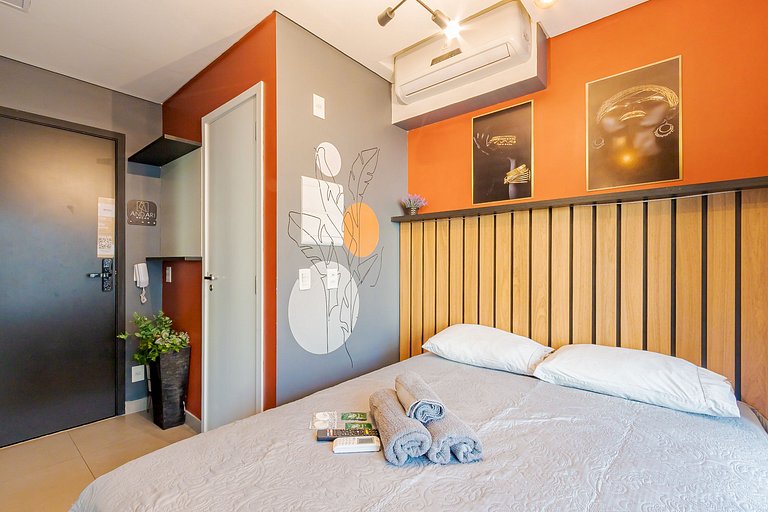 Belíssimo Studio com home office na Oscar Freire