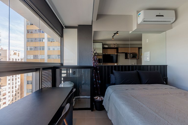 Belíssimo Studio com home office na Oscar Freire