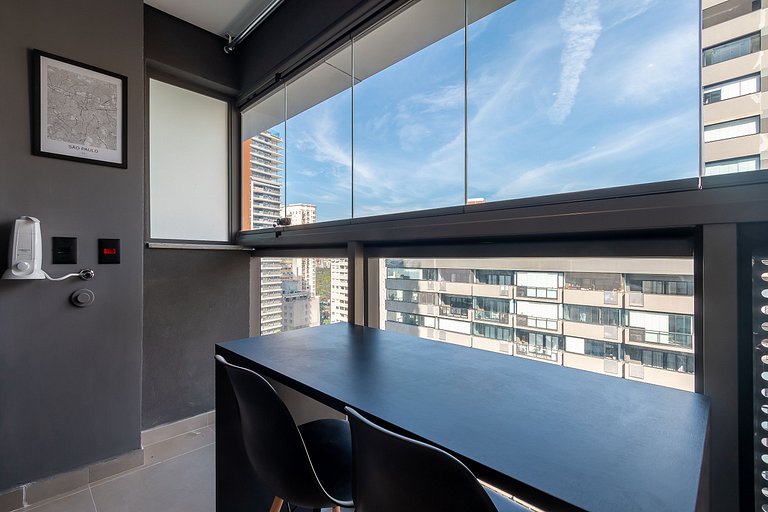 Belíssimo Studio com home office na Oscar Freire