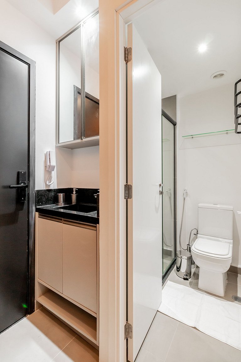 Belíssimo Studio com home office na Oscar Freire