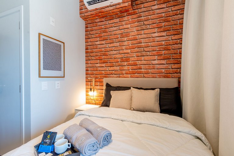 Belíssimo Studio com home office na Oscar Freire