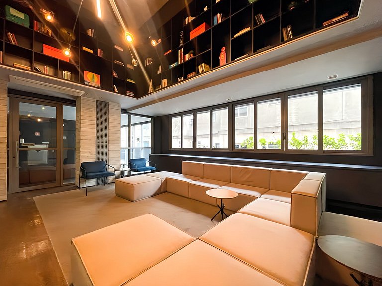 Belíssimo Studio com home office na Oscar Freire