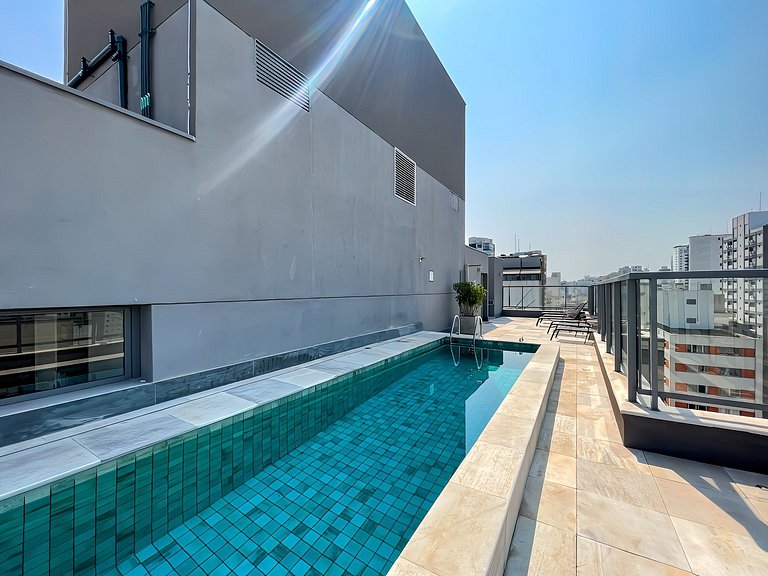With garage and rooftop, next to Av Paulista!