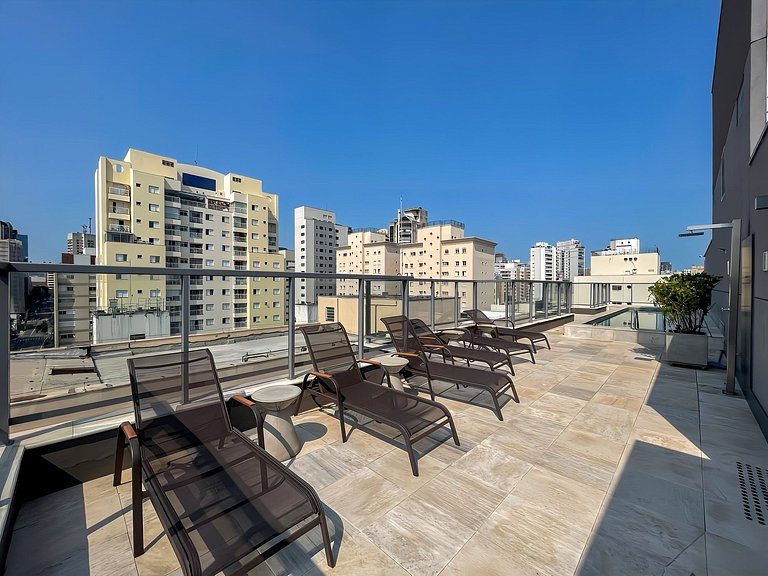 With garage and rooftop, next to Av Paulista!