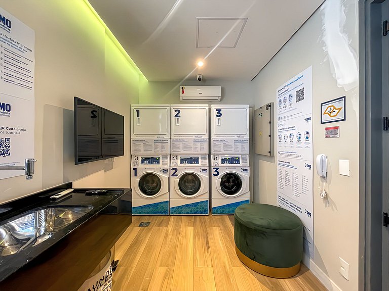 With garage and rooftop, next to Av Paulista!