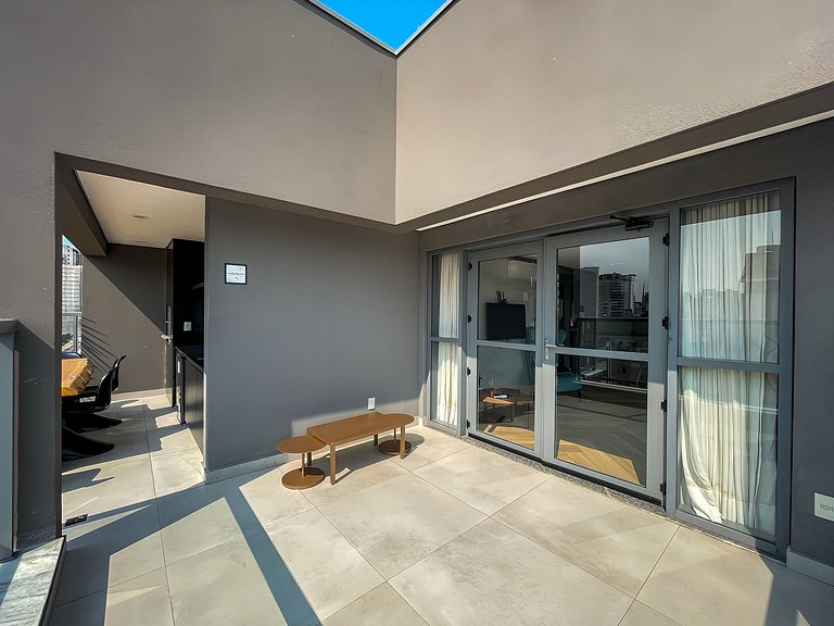 Com piscina e garagem nos Jardim Paulistas