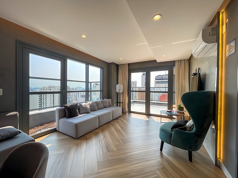 With garage and rooftop, next to Av Paulista!