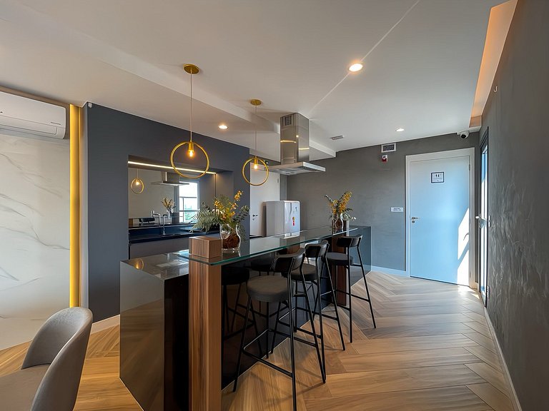 With garage and rooftop, next to Av Paulista!