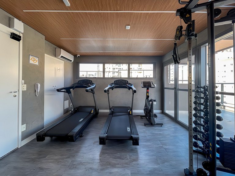 With garage and rooftop, next to Av Paulista!