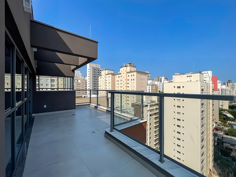 With garage and rooftop, next to Av Paulista!