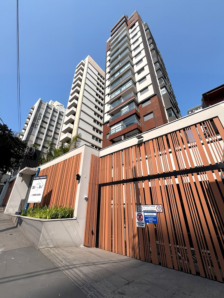 With garage and rooftop, next to Av Paulista!