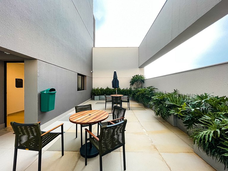 Com varanda e Rooftop com piscina