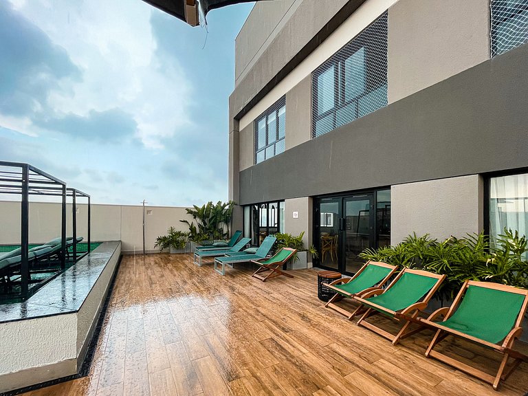 Com varanda e Rooftop com piscina