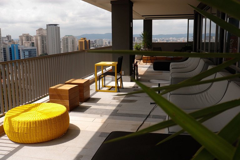 Ao lado Hosp Oswaldo Cruz, com piscina e garagem