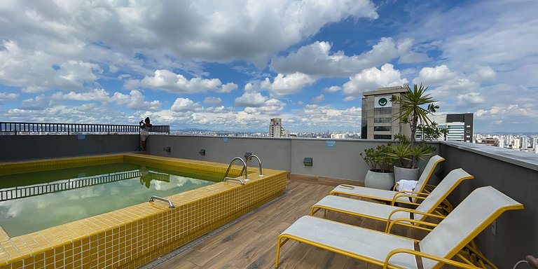 Ao lado Hosp Oswaldo Cruz, com piscina e garagem