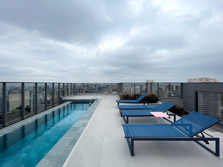 Elegante, piscina e estacionamento pago, prox. Paulista