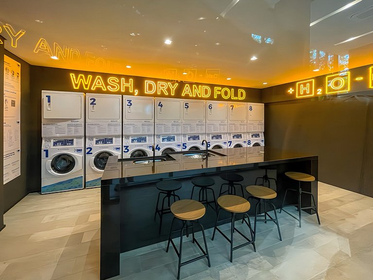 Elegante, piscina e estacionamento pago, prox. Paulista