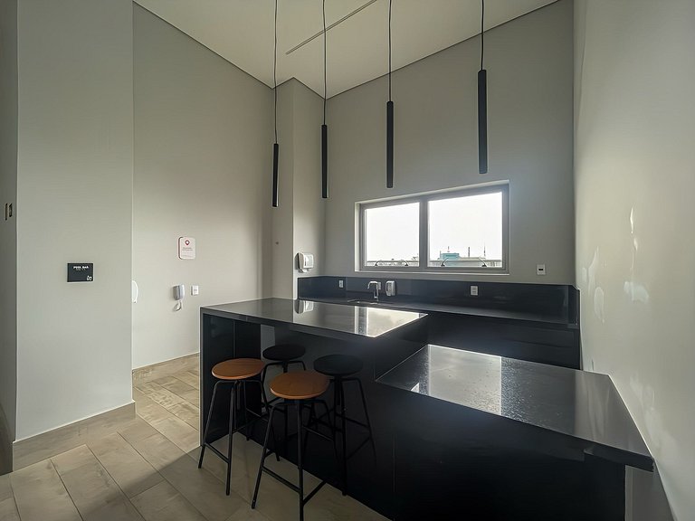 Elegante, piscina e estacionamento pago, prox. Paulista