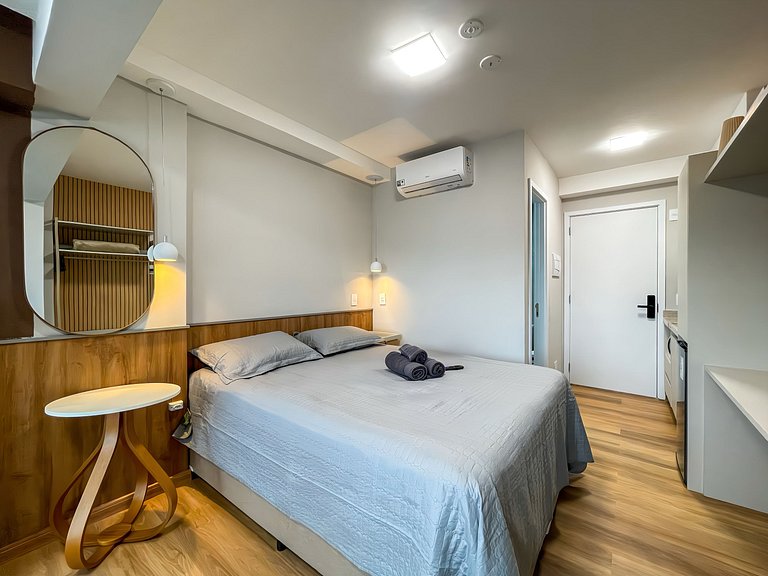 Conforto e elegância, com piscina e metro ao lado